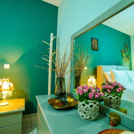 Eleni's Luxury Апартаменты *