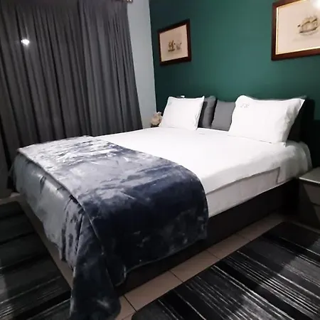 Eleni's Luxury Apartment *
